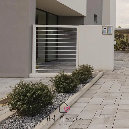 Eliseo Con Posto Auto E Terrazza A Due Passi Dall'ospedale Civile 아파트 포르데노네